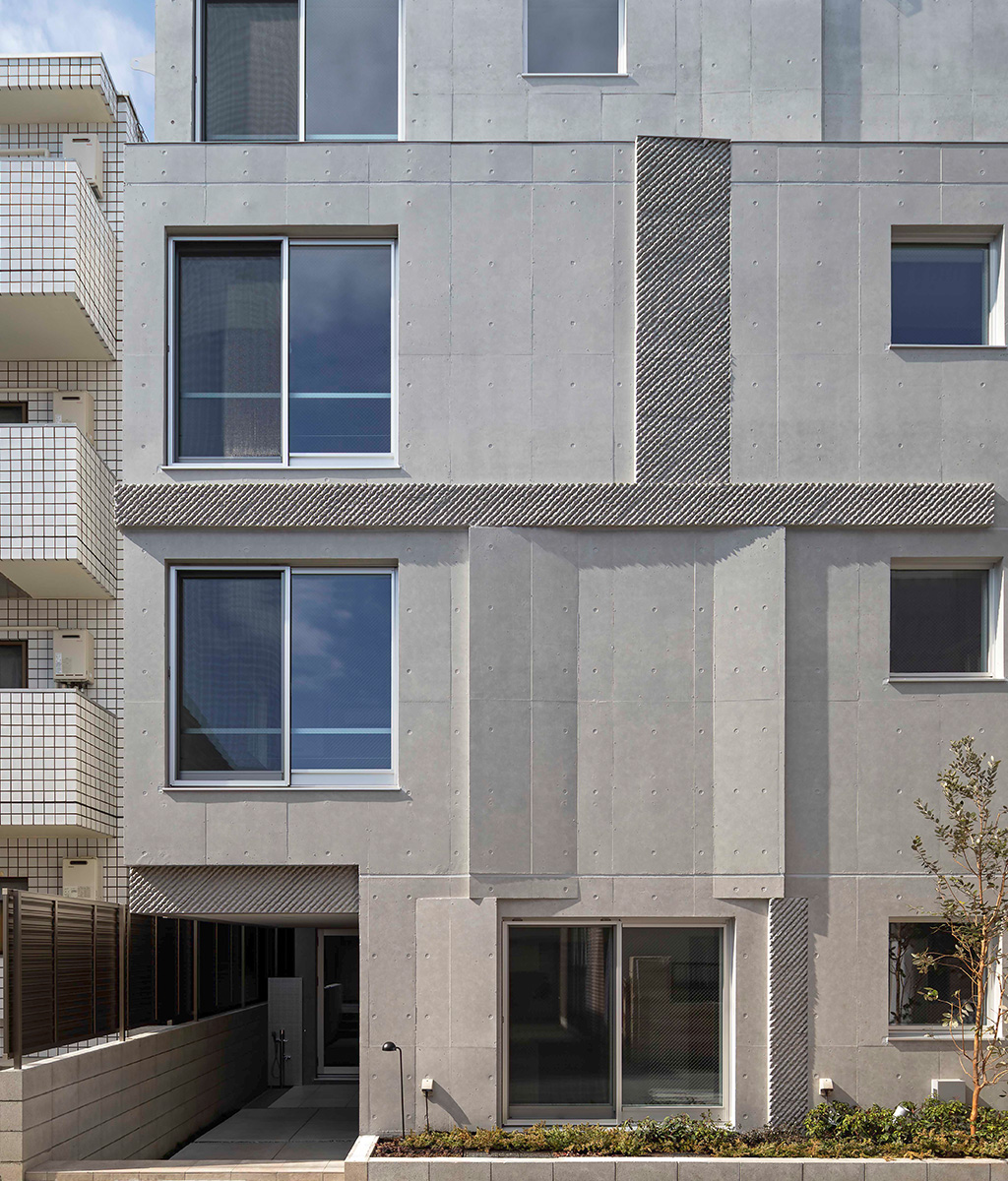 クアードロ中野223外観